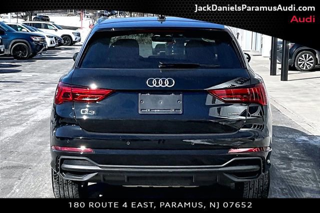 Used 2025 Audi Q3 2.0T Premium w/ Convenience Package image 4
