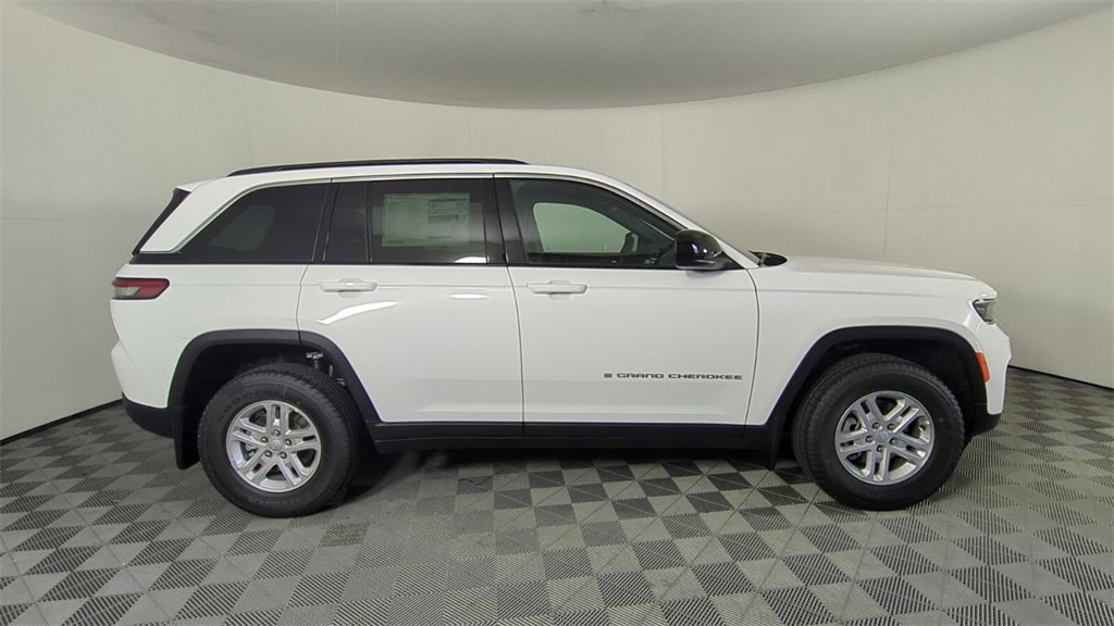 New 2025 Jeep Grand Cherokee Laredo w/ MOPAR Finishing Package image 3
