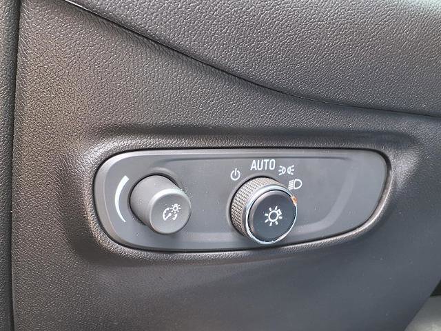 Used 2022 Chevrolet Equinox RS FWD image 14