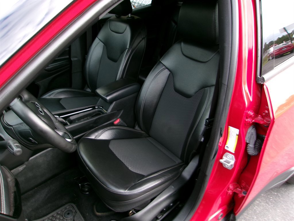 Used 2023 Jeep Compass Latitude w/ Sun and Sound Group image 18