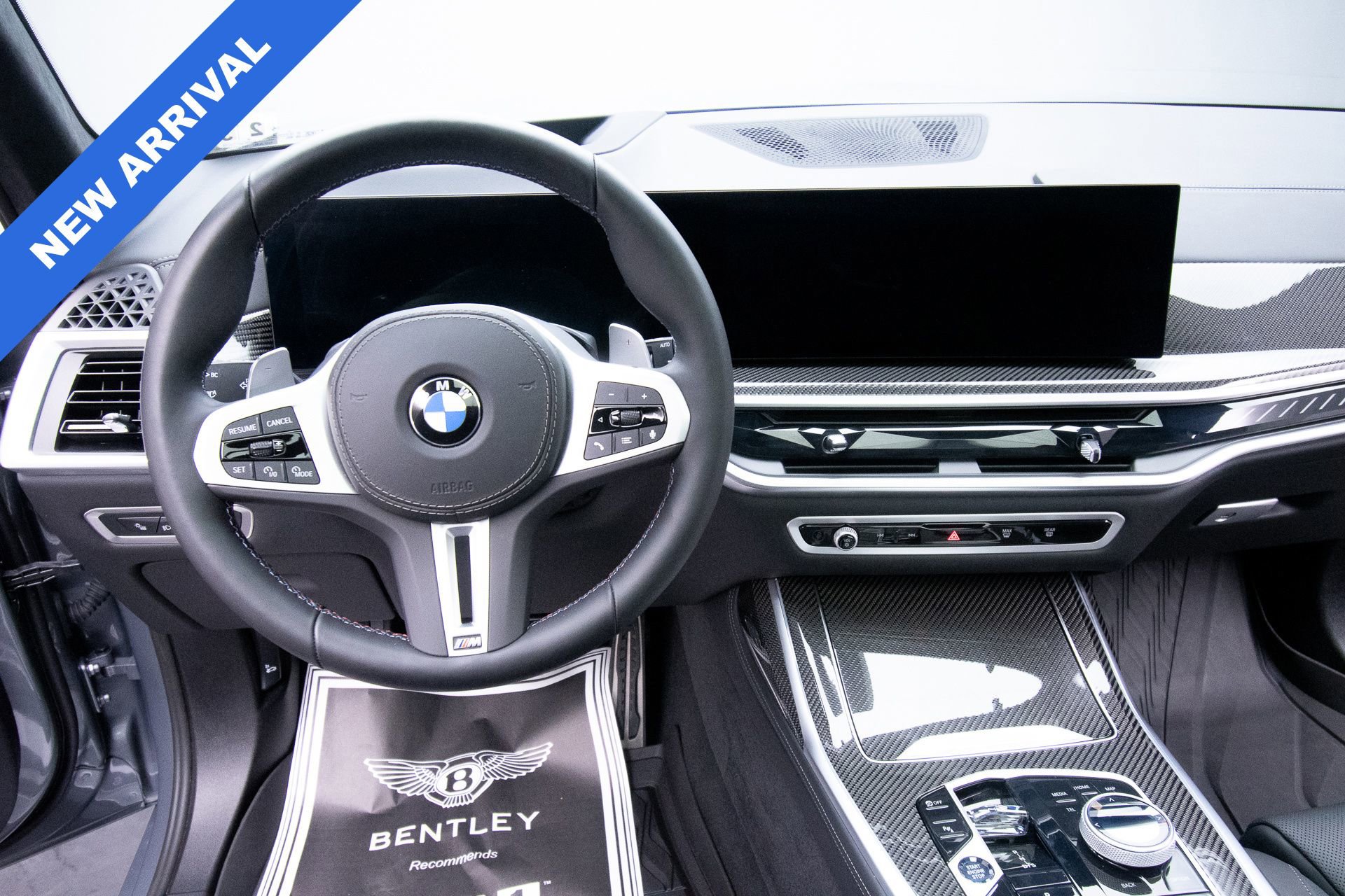 Used 2025 BMW X7 M60i w/ Executive Package image 14