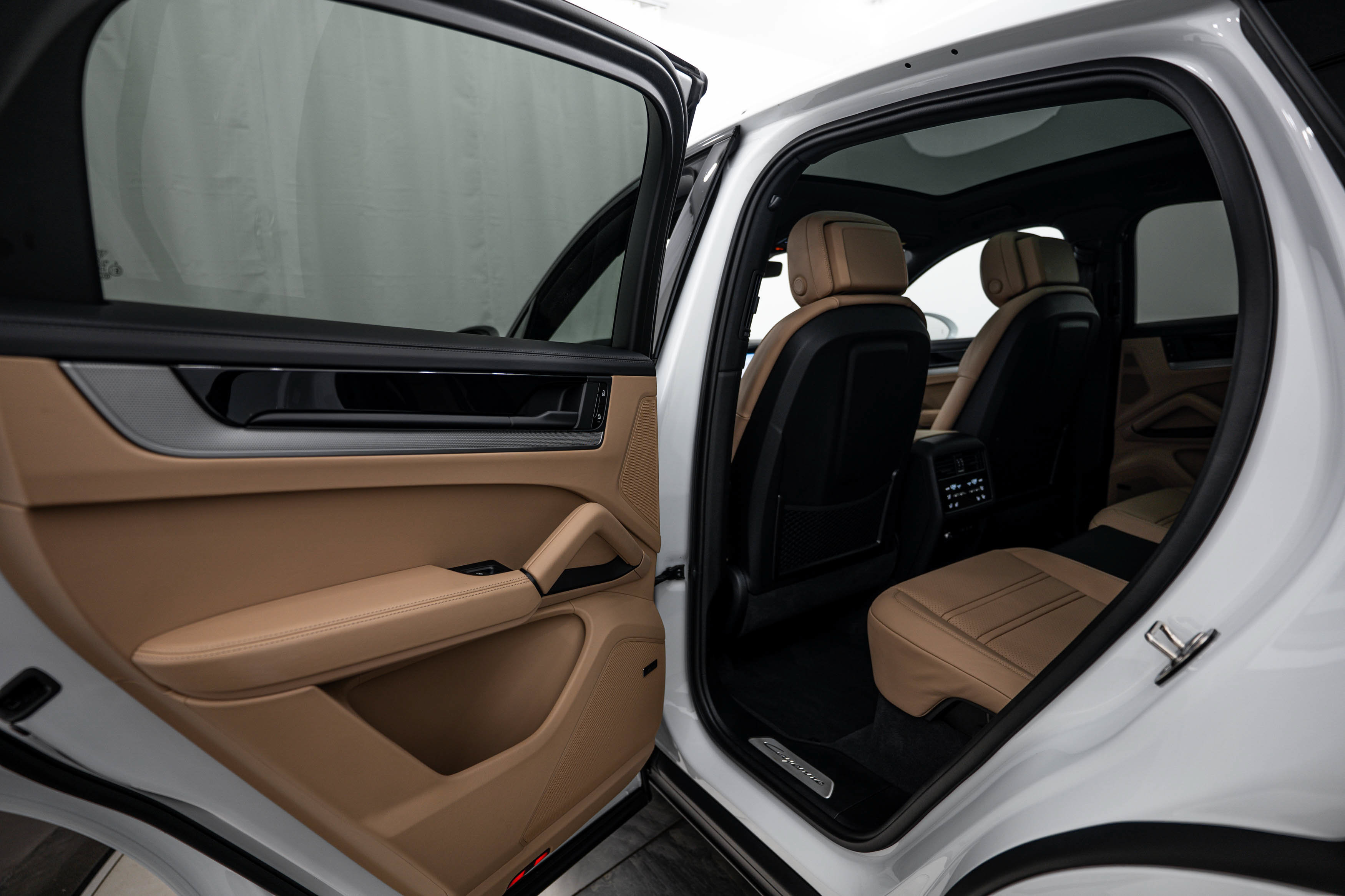 Certified 2026 Porsche Cayenne S AWD/4WD image 22