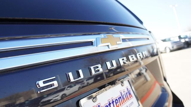 Used 2024 Chevrolet Suburban LT image 12