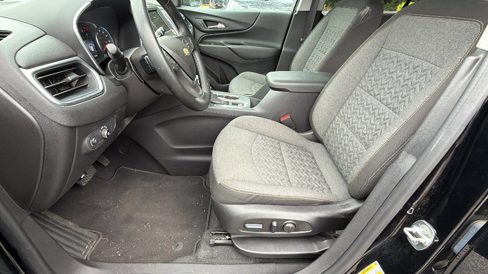 Used 2024 Chevrolet Equinox LT AWD/4WD image 16