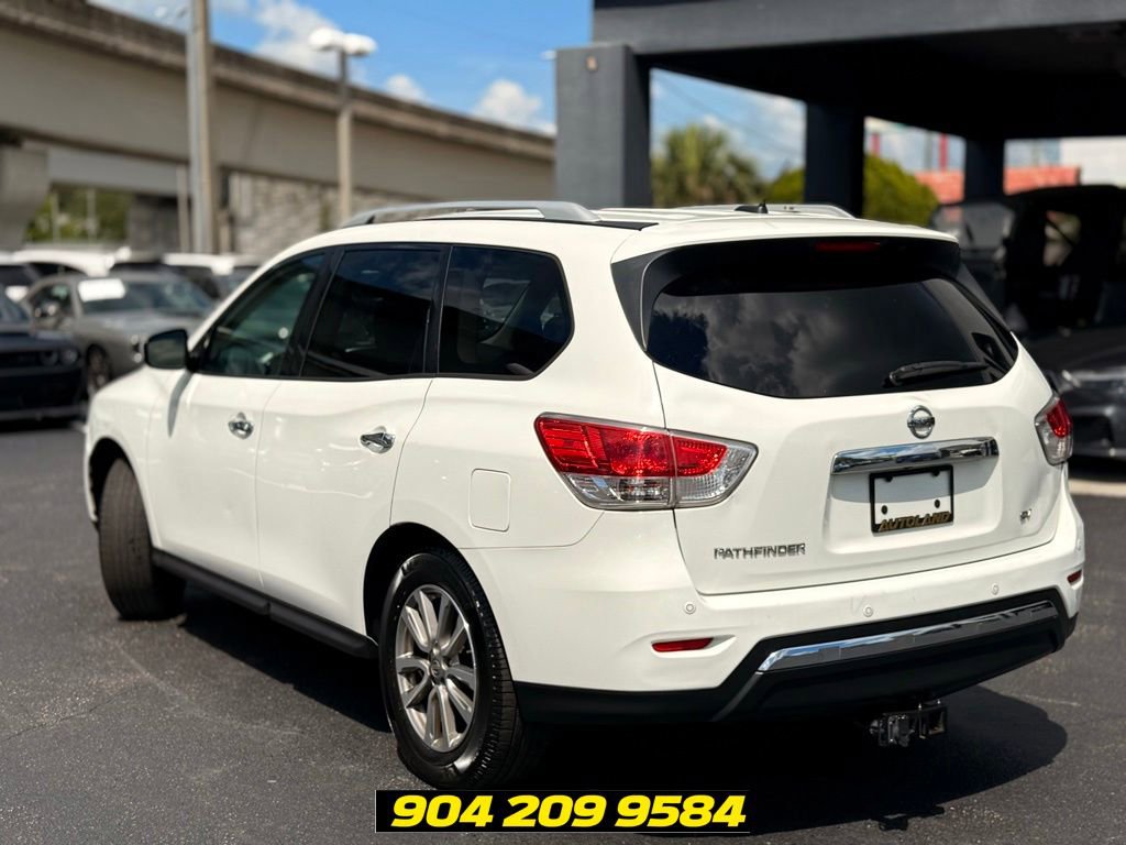 Used 2016 Nissan Pathfinder SV FWD image 3