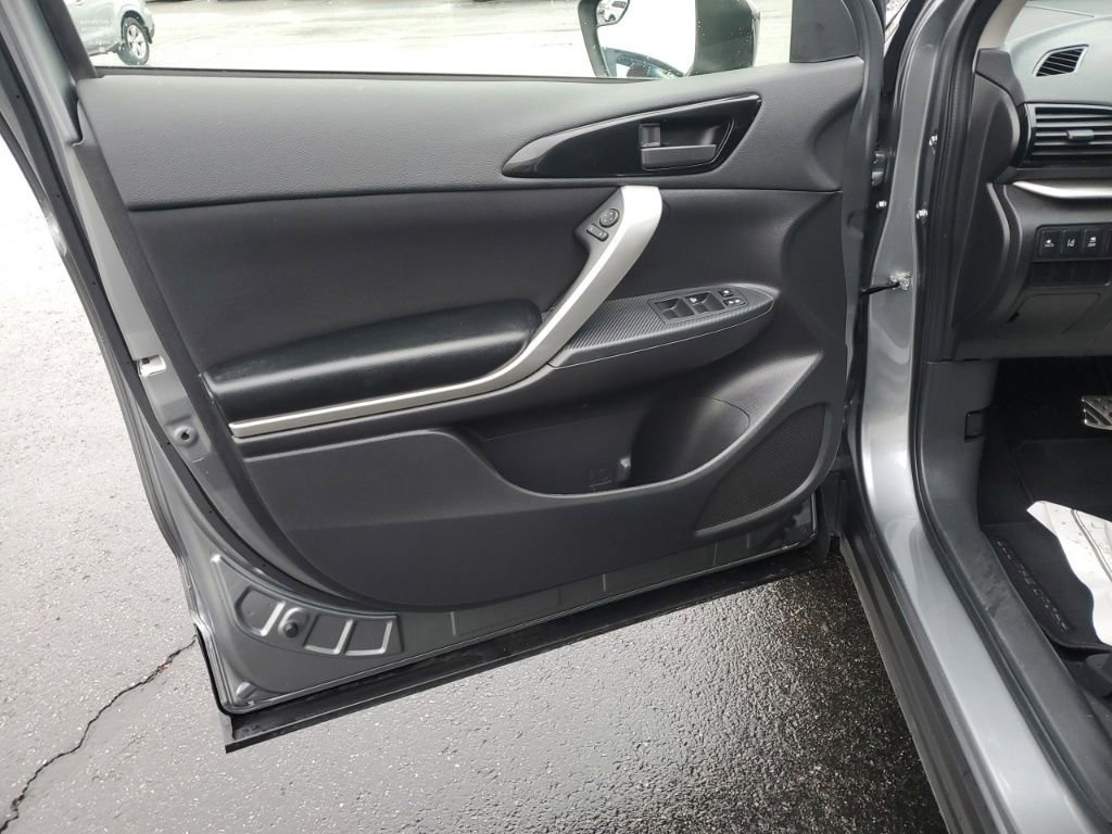 Used 2024 Mitsubishi Eclipse Cross Black Edition image 12