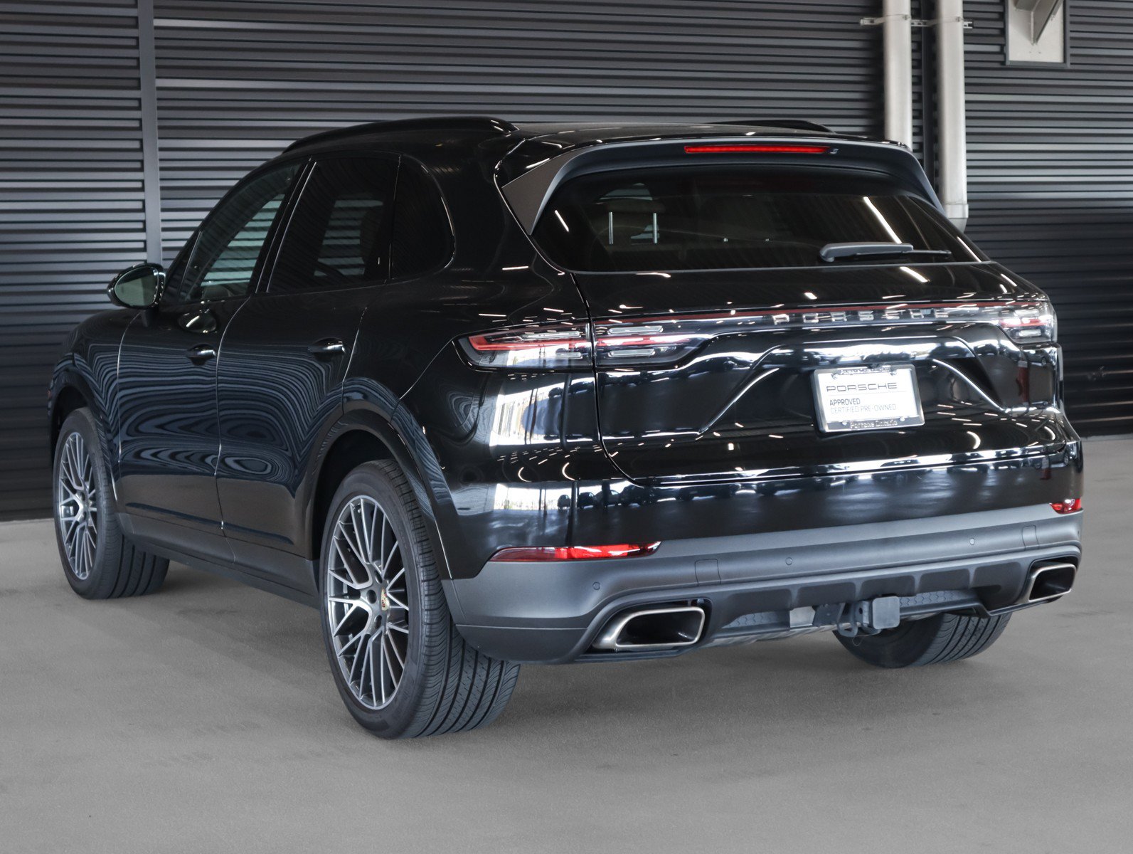 Certified 2023 Porsche Cayenne AWD/4WD image 3