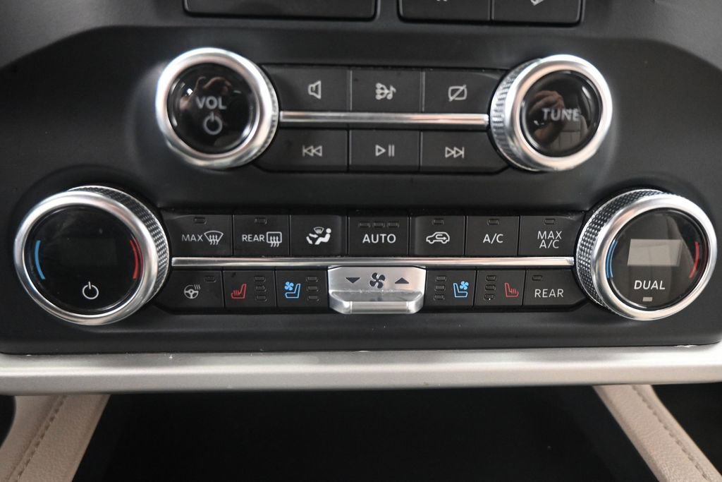 Used 2023 Ford Expedition Max XLT AWD/4WD image 17