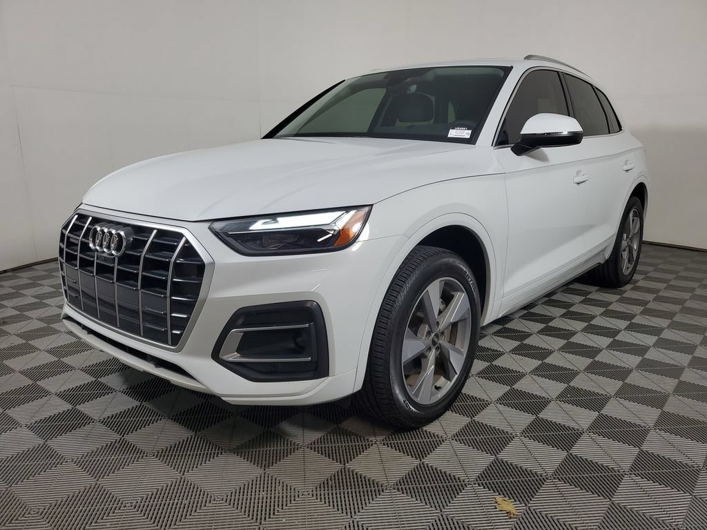 Used 2023 Audi Q5 2.0T Premium Plus w/ Premium Plus Package AWD/4WD image 3
