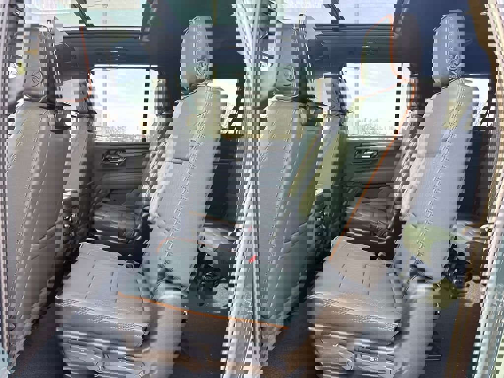 New 2026 GMC Yukon XL AT4 w/ AT4 Premium Plus Package image 16