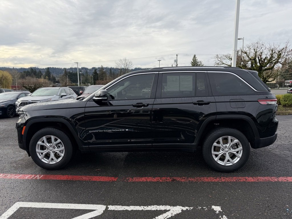 Used 2023 Jeep Grand Cherokee Limited image 5
