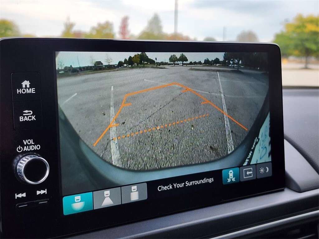 Certified 2024 Honda Pilot Touring image 30