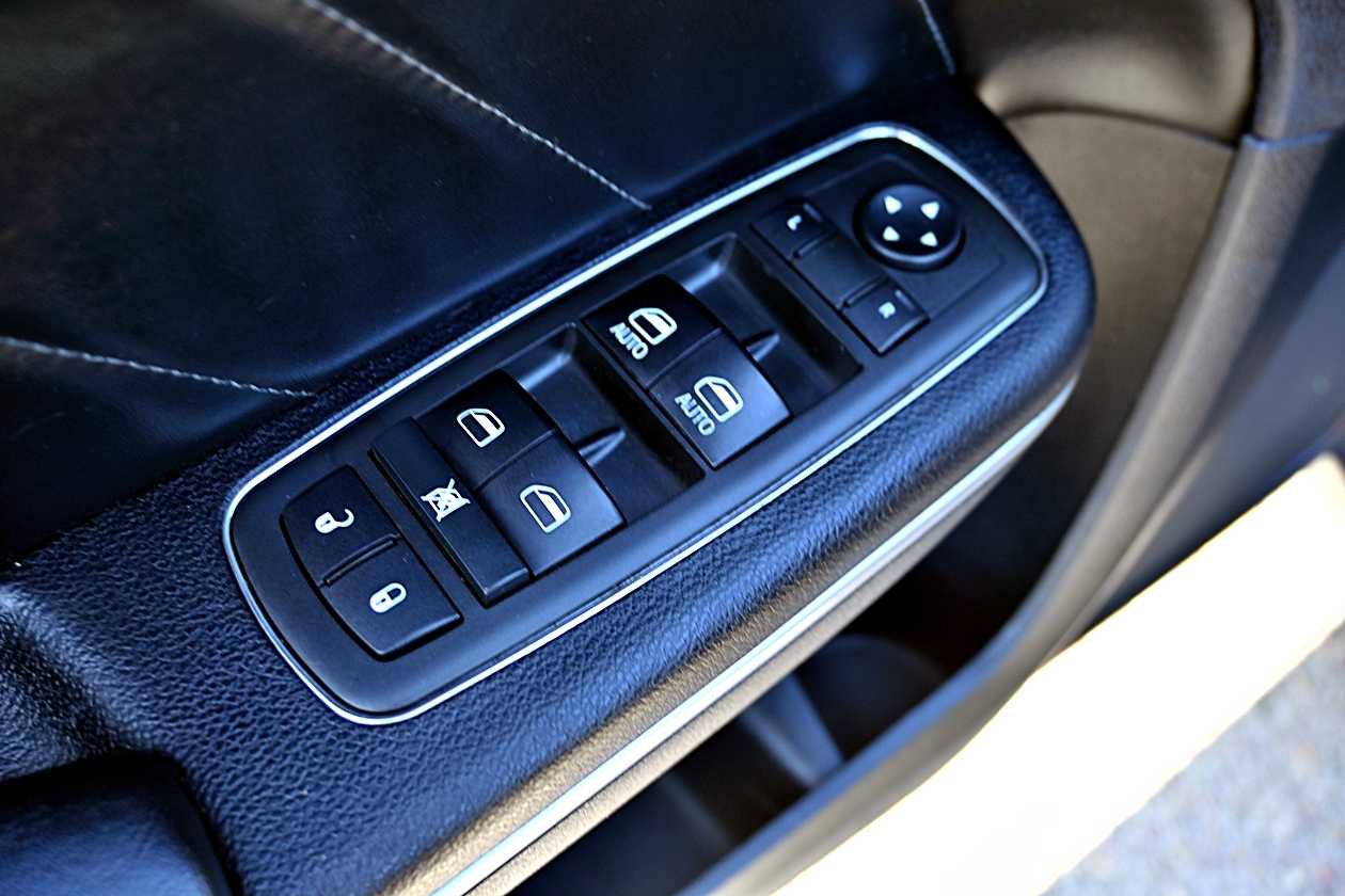 Used 2015 Dodge Charger R/T w/ Plus Group RWD image 16