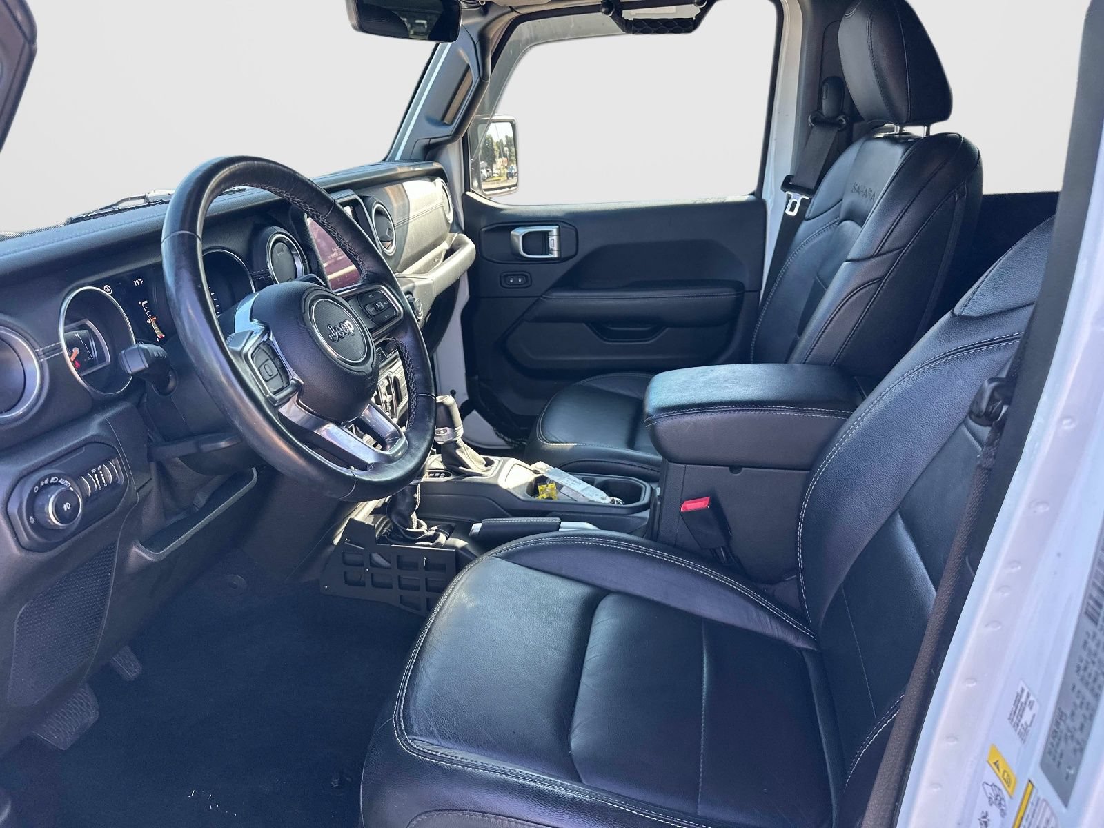 Used 2019 Jeep Wrangler Unlimited Sahara AWD/4WD image 14