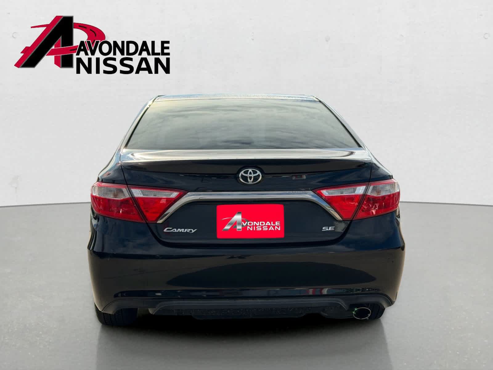 Used 2017 Toyota Camry SE w/ Moonroof Package FWD image 5