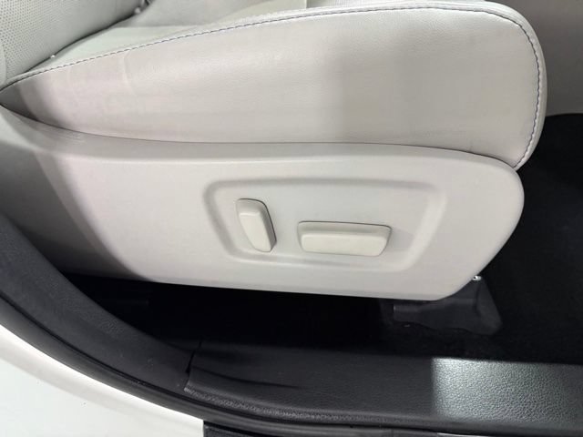 Used 2018 Toyota Highlander Limited AWD/4WD image 29