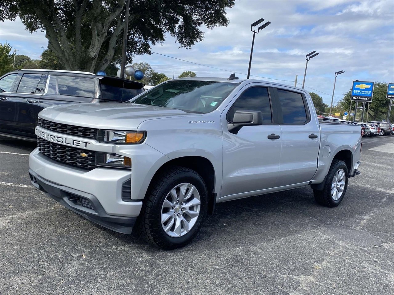 Used 2020 Chevrolet Silverado 1500 Custom w/ Custom Value Package image 3