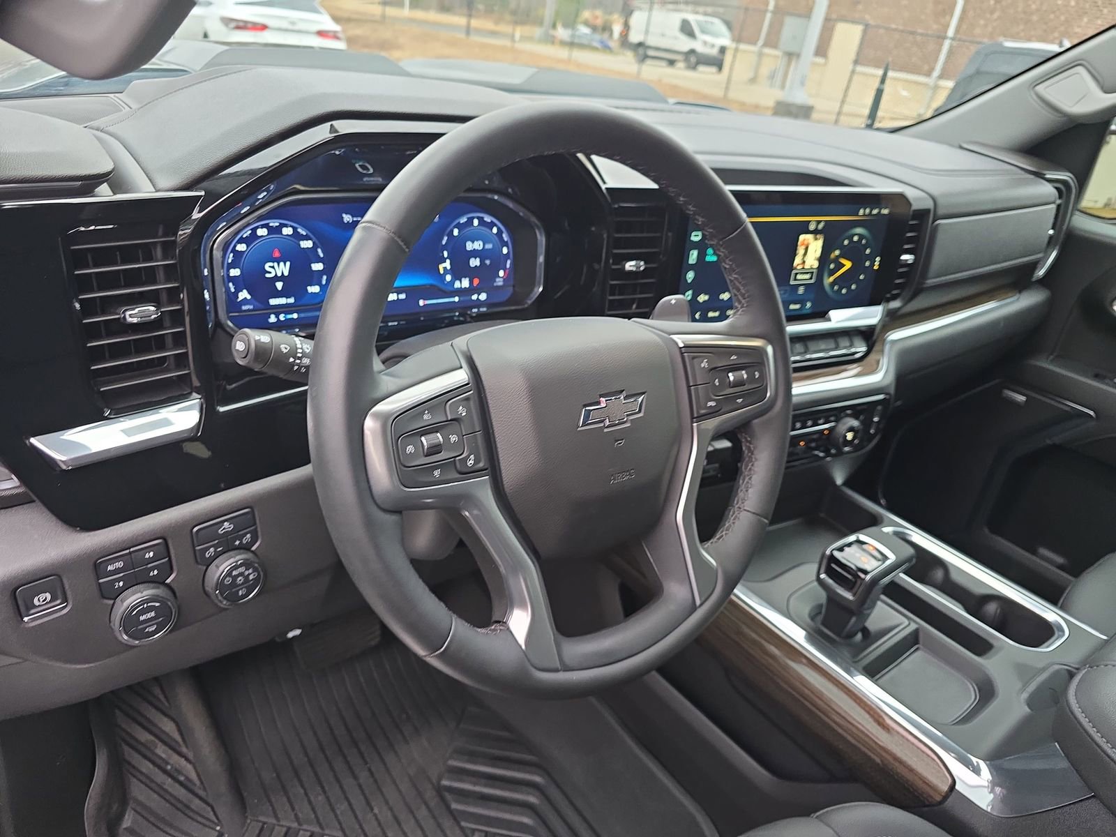 Used 2024 Chevrolet Silverado 1500 LT Trail Boss w/ Convenience Package II image 21