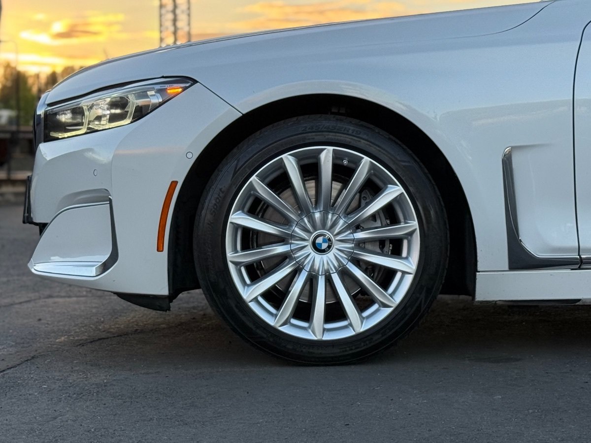 Used 2022 BMW 740i RWD image 12