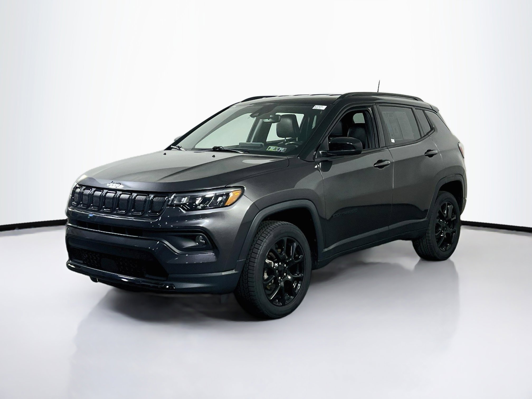 Used 2022 Jeep Compass Latitude w/ Convenience Group AWD/4WD image 1