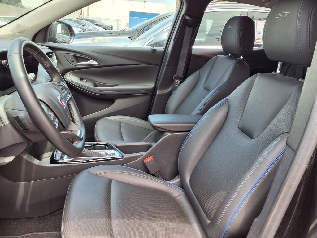 Used 2025 Buick Encore GX Sport Touring FWD image 14