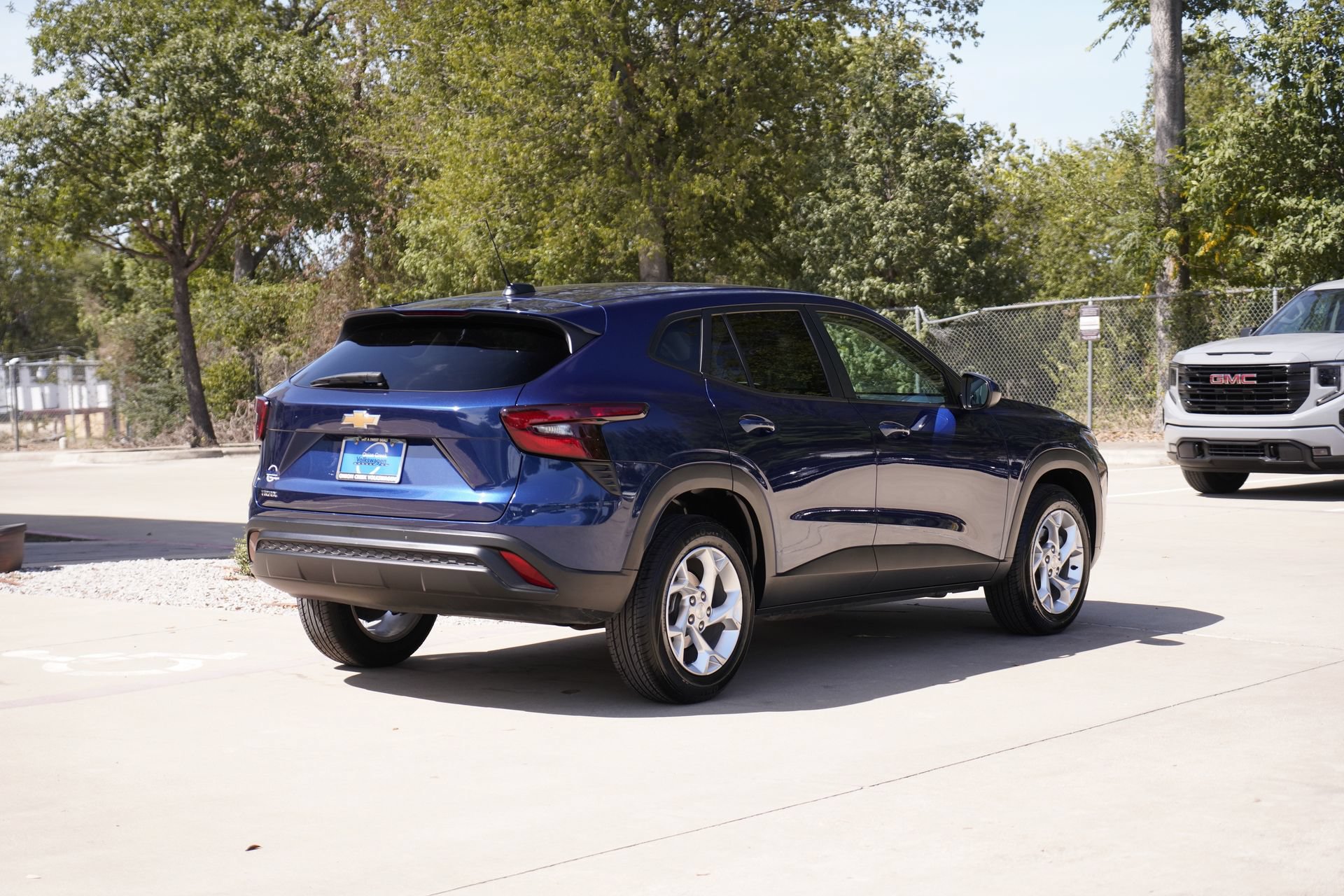 Used 2024 Chevrolet Trax LS w/ LS Convenience Package FWD image 5