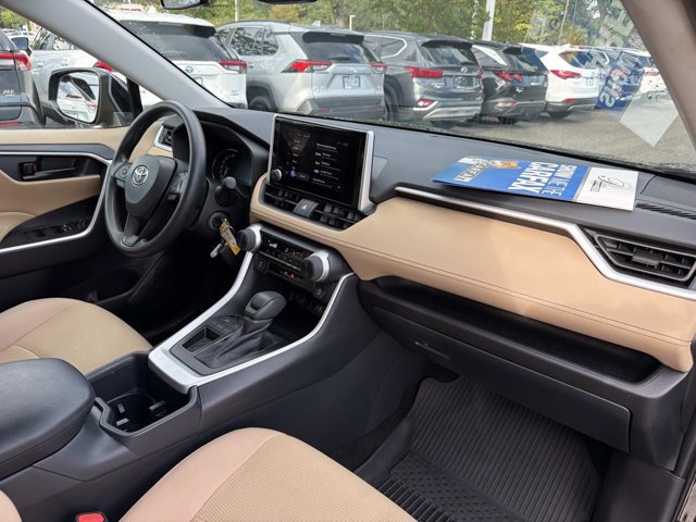 Certified 2025 Toyota RAV4 LE FWD image 17