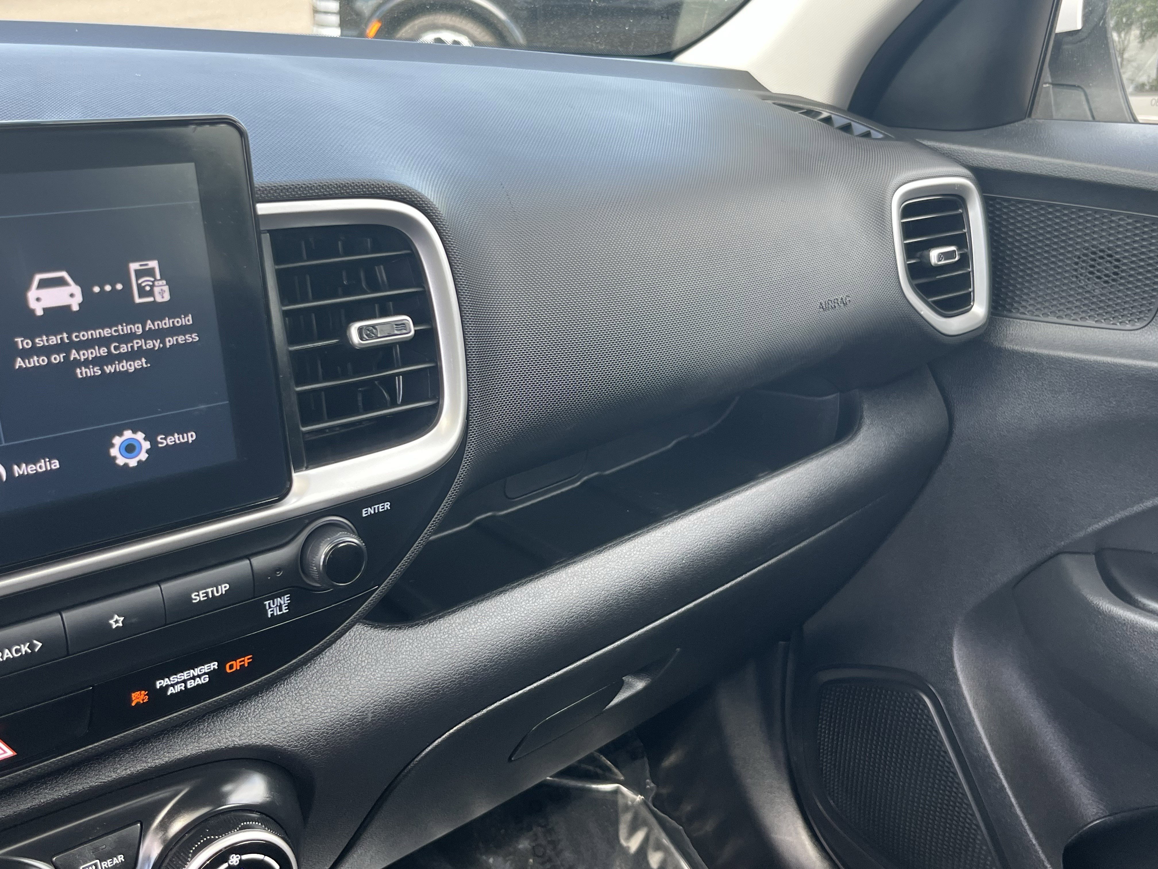 Certified 2023 Hyundai Venue SEL image 24