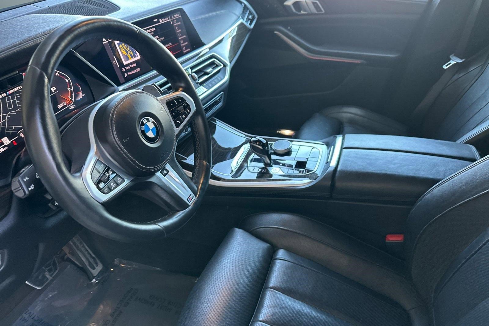 Used 2020 BMW X5 M50i image 4