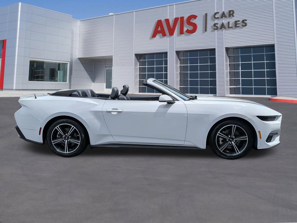 Used 2025 Ford Mustang Premium RWD image 5