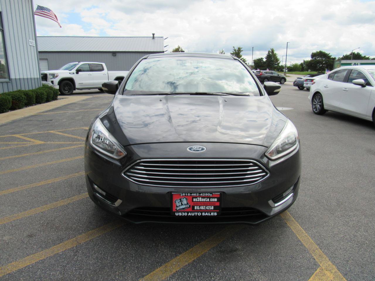 Used 2017 Ford Focus Titanium FWD image 9
