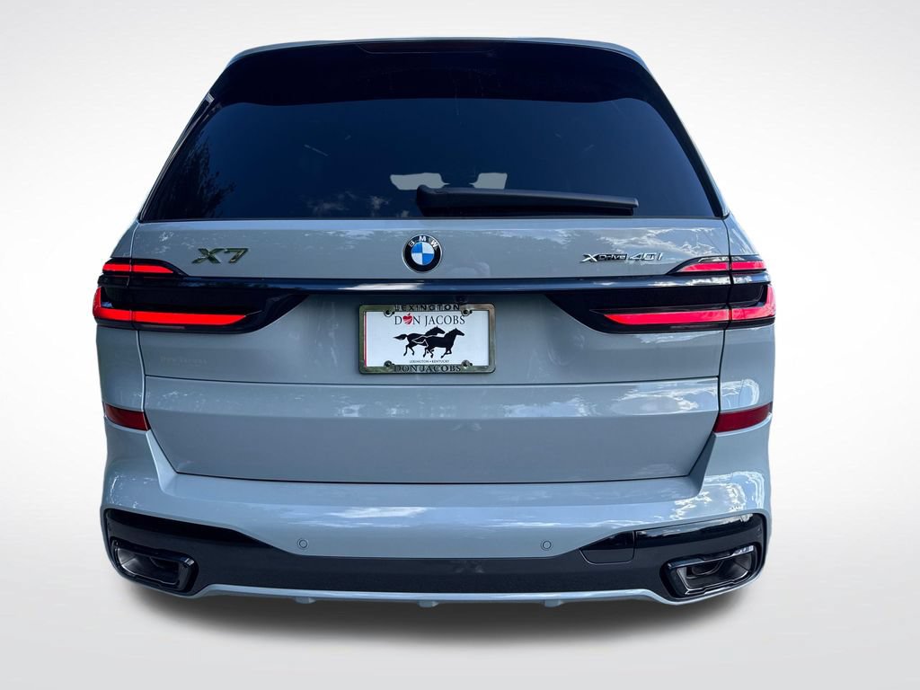 New 2026 BMW X7 xDrive40i w/ M Sport Package AWD/4WD video 4
