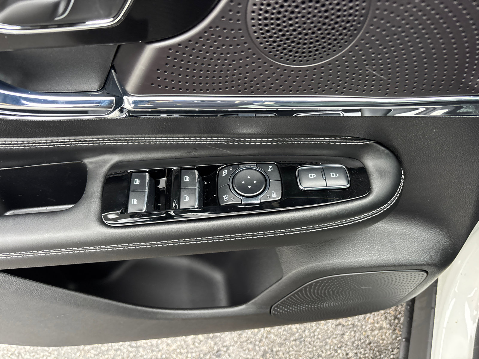 New 2026 Lincoln Corsair Premiere image 13