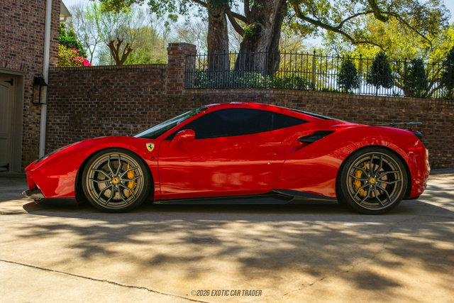 Used 2017 Ferrari 488 GTB image 3