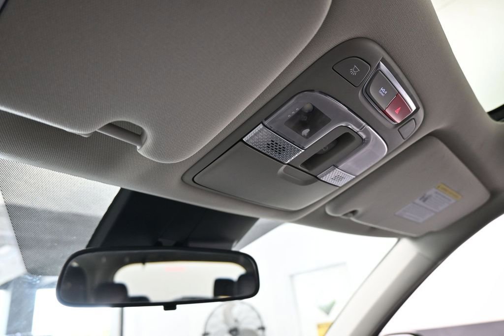 Used 2024 Kia Telluride S w/ S Sunroof Package FWD image 26