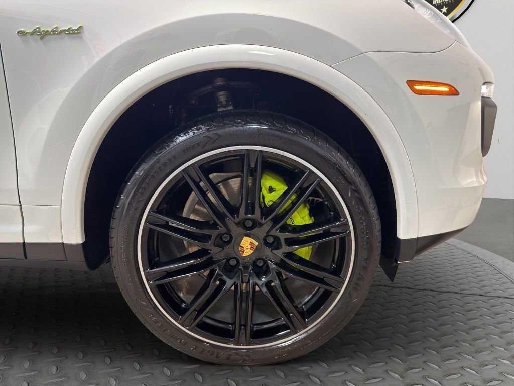 Used 2018 Porsche Cayenne S image 26