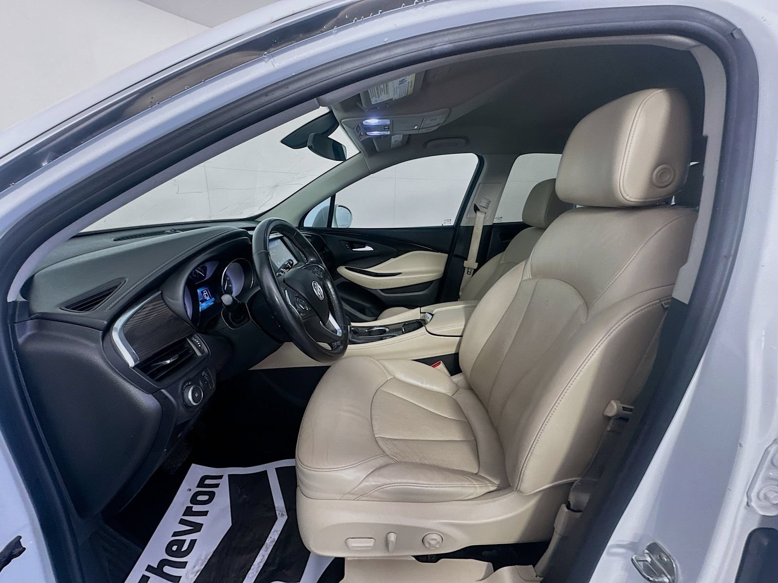 Used 2020 Buick Envision Essence FWD image 21