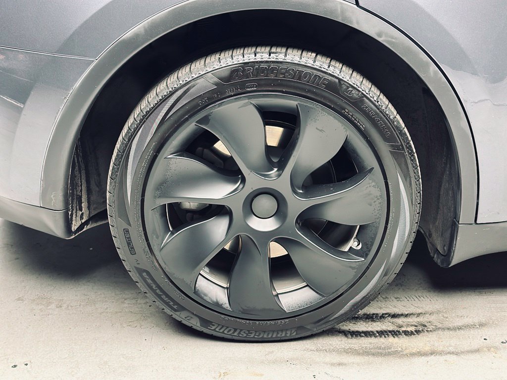 Used 2023 Tesla Model Y Long Range AWD/4WD image 31
