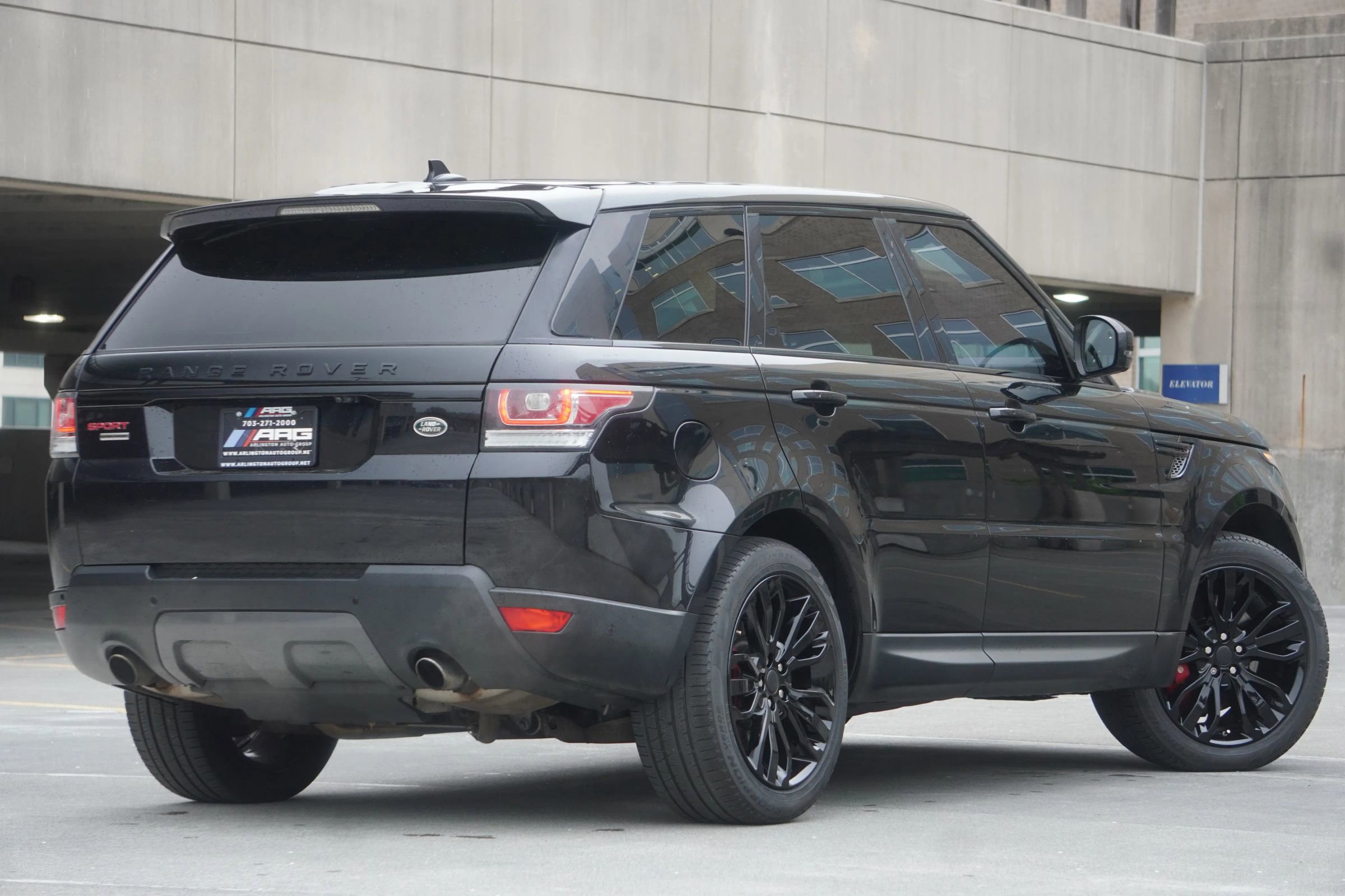 Used 2016 Land Rover Range Rover Sport Supercharged AWD/4WD image 9