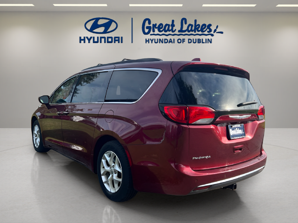 Used 2018 Chrysler Pacifica Touring Plus w/ Tire & Wheel Group FWD image 3