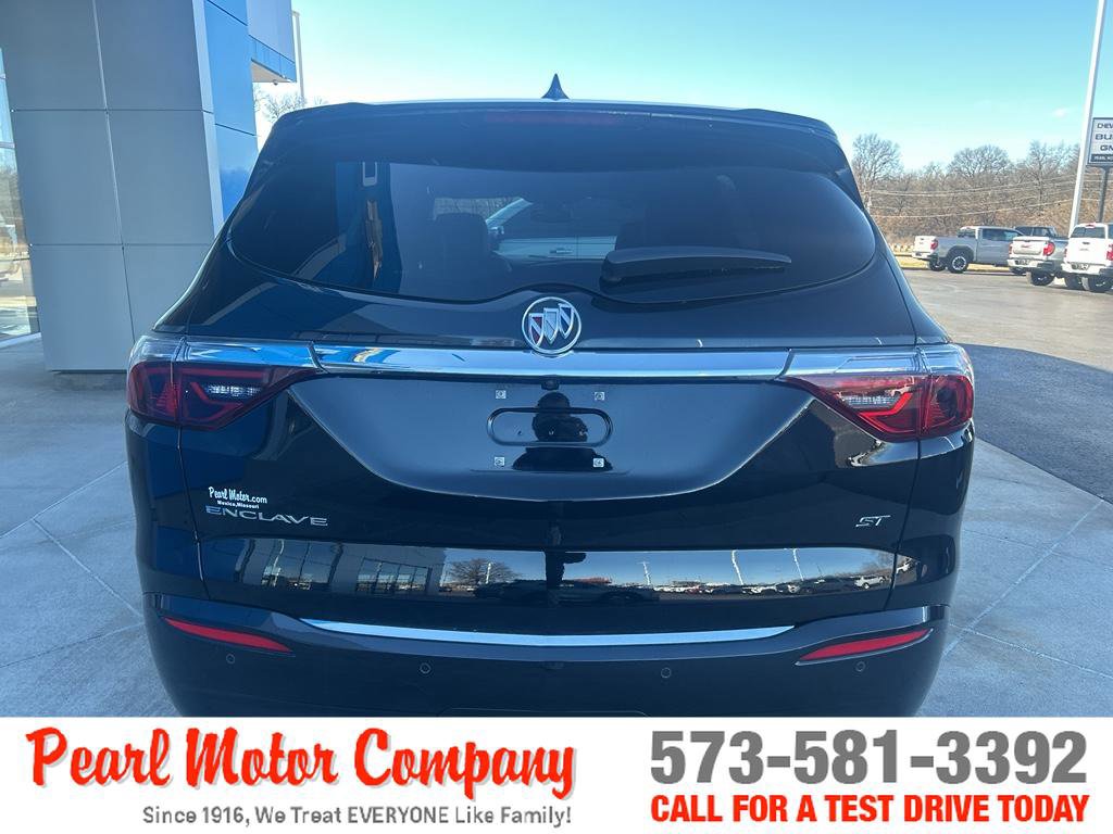 Certified 2024 Buick Enclave Essence w/ Sport Touring Edition FWD image 5