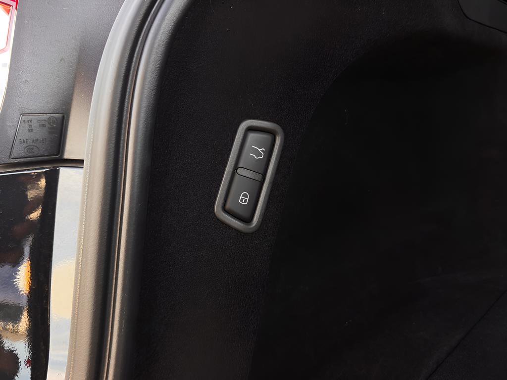 Used 2024 Maserati Levante GT Ultima image 28