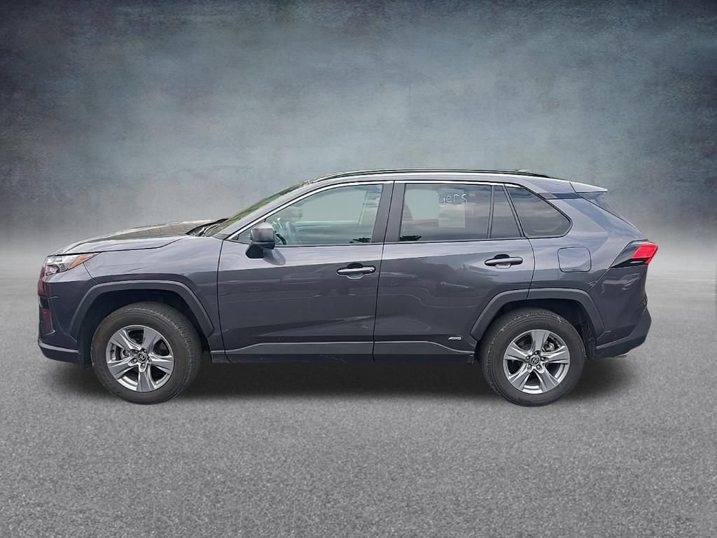 Used 2025 Toyota RAV4 LE AWD/4WD image 5