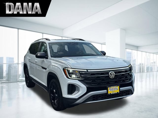 Used 2024 Volkswagen Atlas Peak Edition SE AWD/4WD image 1