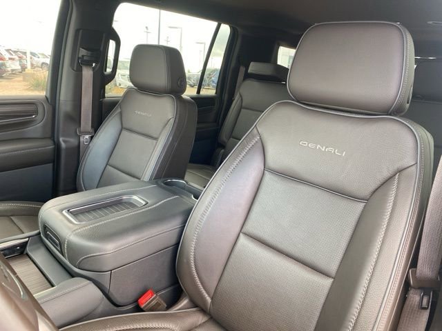Used 2022 GMC Yukon XL Denali image 9