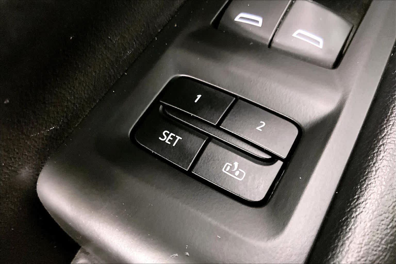 Certified 2021 Chevrolet Tahoe LT RWD image 34