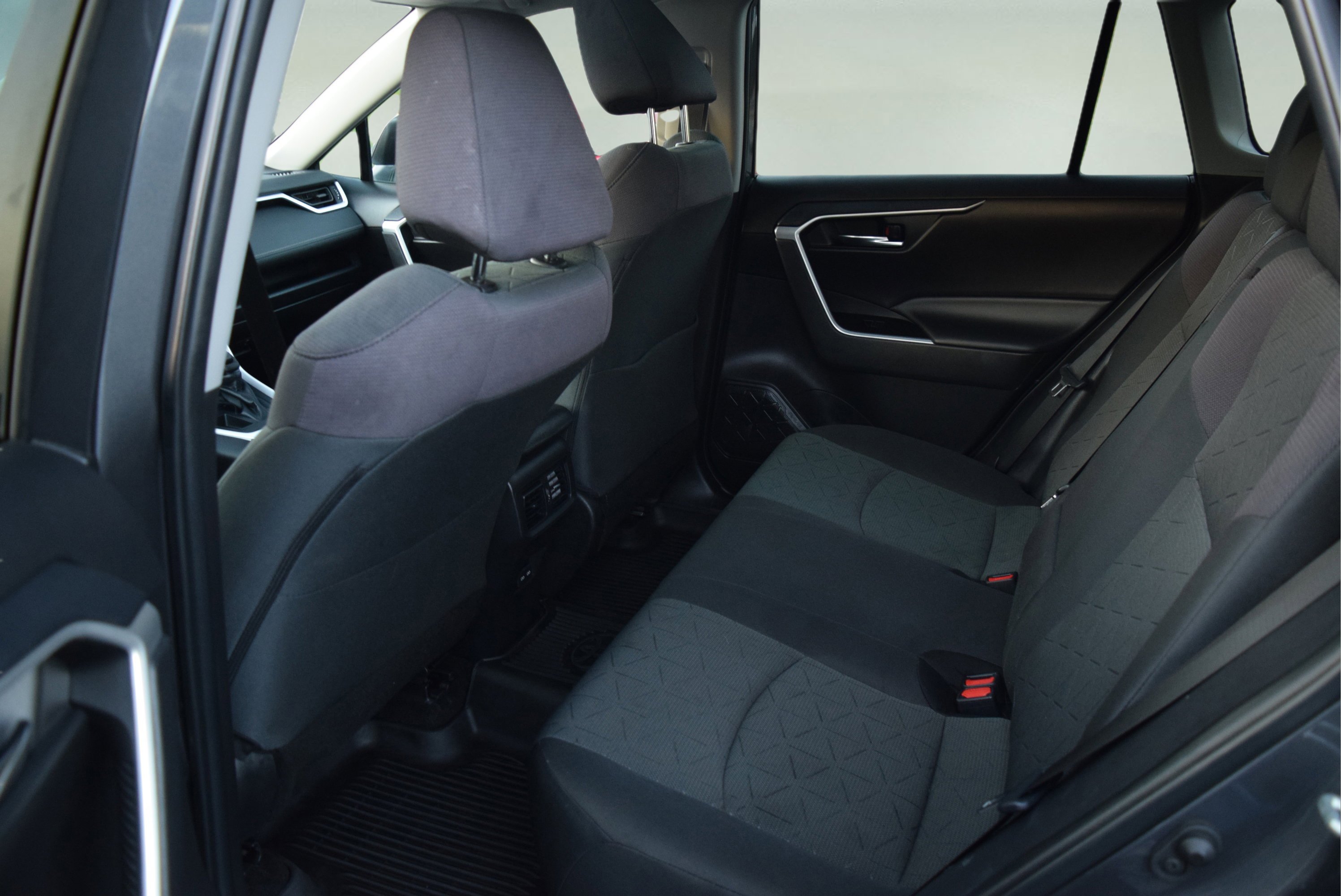 Used 2023 Toyota RAV4 XLE image 7