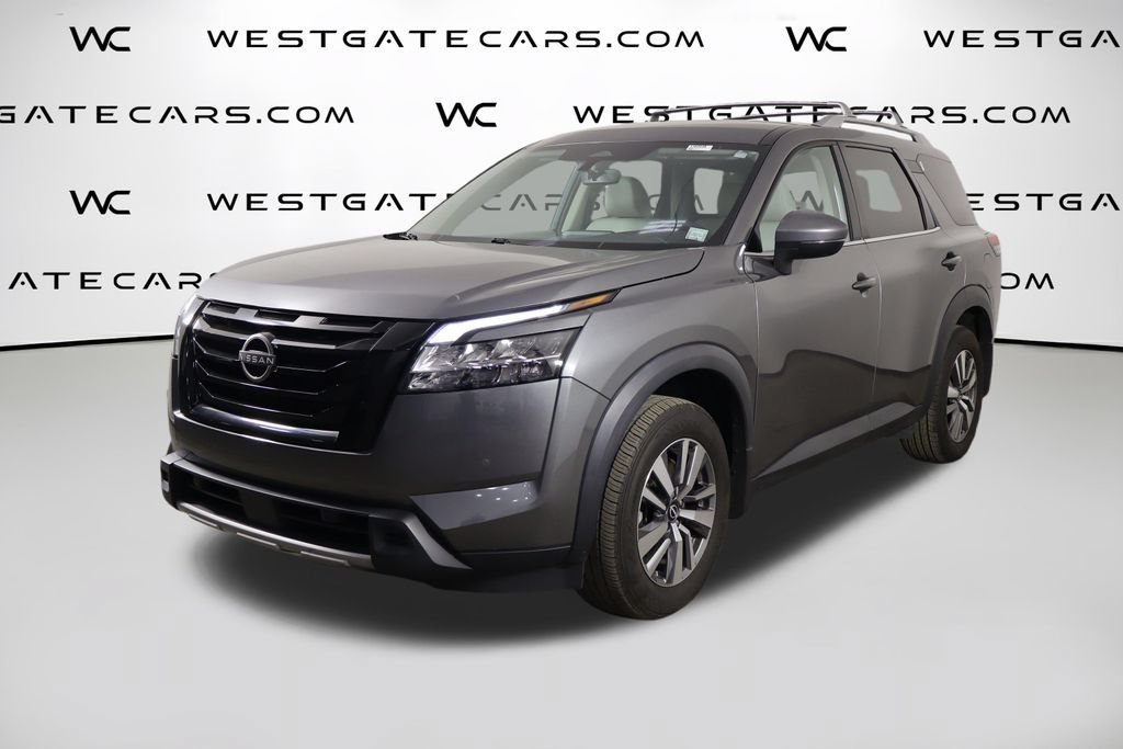 Used 2024 Nissan Pathfinder SL w/ Black Appearance Package
