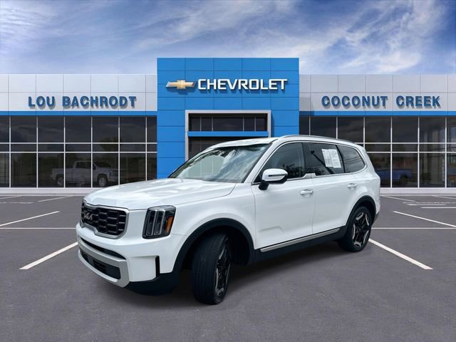 Used 2025 Kia Telluride S FWD image 4