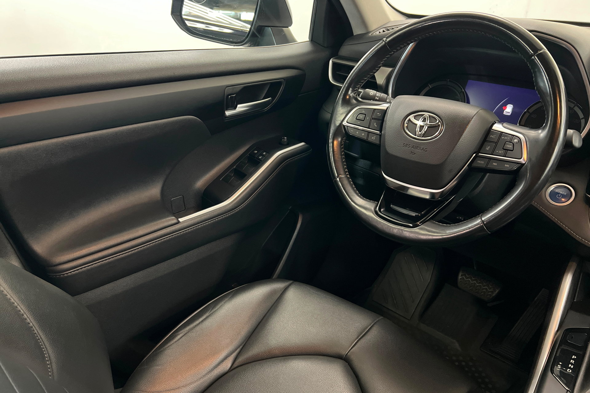 Certified 2021 Toyota Highlander XLE AWD/4WD image 12